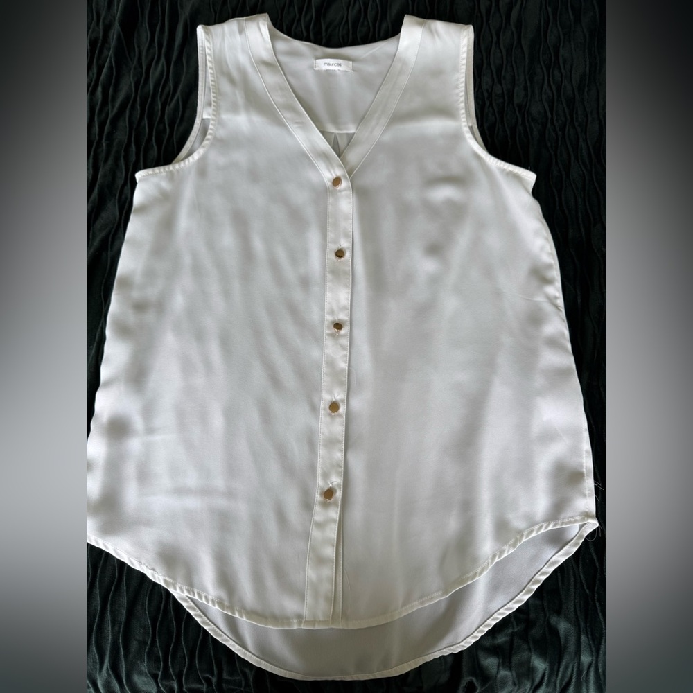 Maurices Cream Notched Collar Sleeveless Blouse